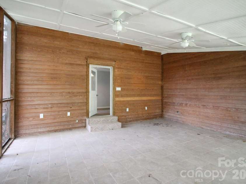 107 Pine Street, Chester, SC 29706.  MLS# CAR4353000, YatesRealty ID 4117. 