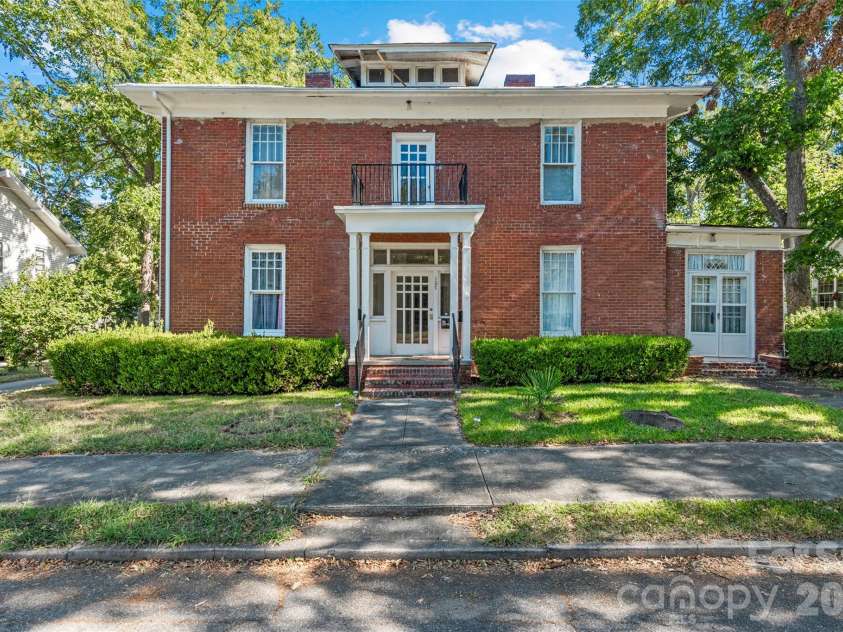 107 Pine Street, Chester, SC 29706.  MLS# CAR4353000, YatesRealty ID 4117. 