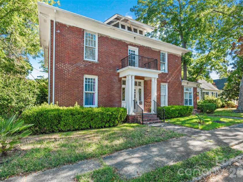 107 Pine Street, Chester, SC 29706.  MLS# CAR4353000, YatesRealty ID 4117. 