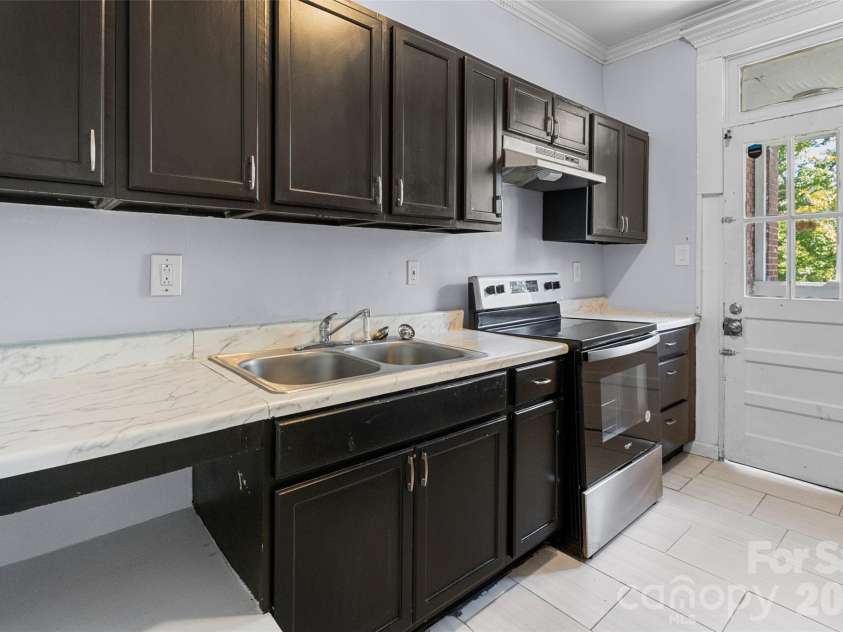 107 Pine Street, Chester, SC 29706.  MLS# CAR4353000, YatesRealty ID 4117. 