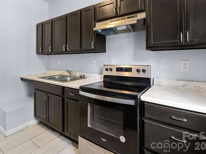 107 Pine Street, Chester, SC 29706.  MLS# CAR4353000, YatesRealty ID 4117. 