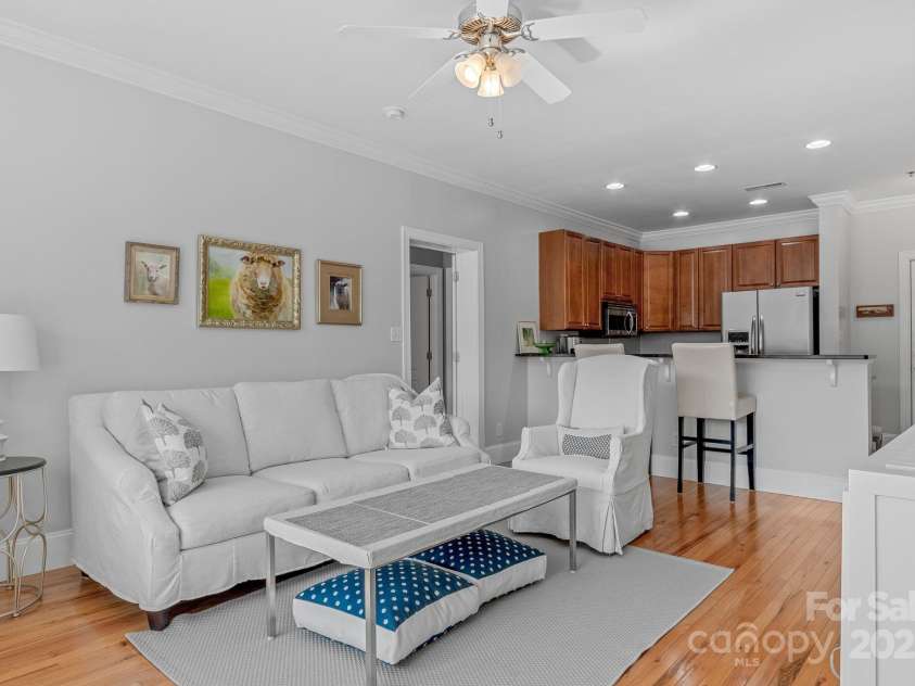 155 Lexington Avenue, Asheville, NC 28801.  MLS# CAR4167593, YatesRealty ID 4117. 
