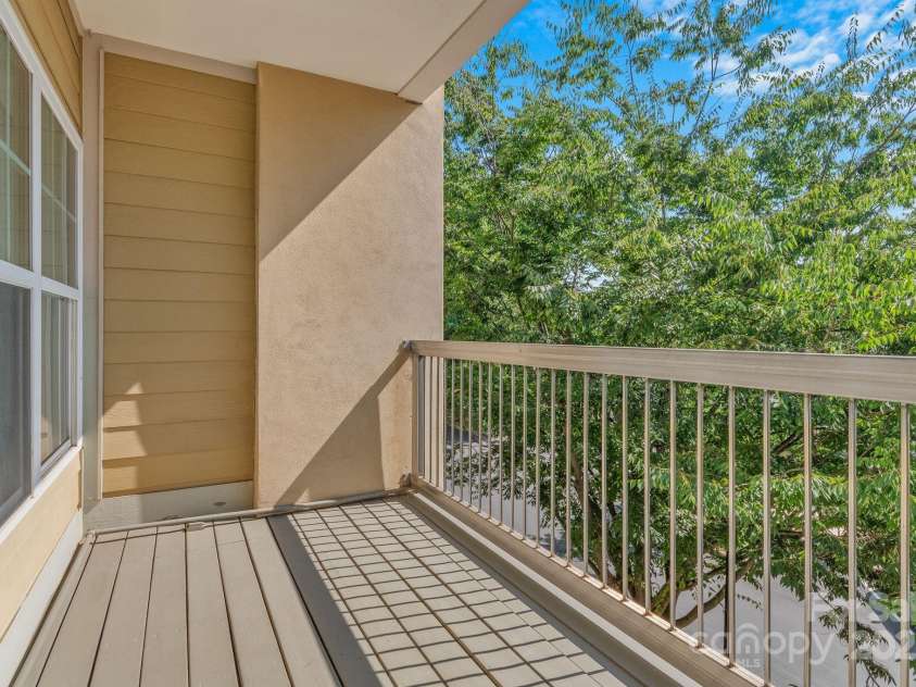 155 Lexington Avenue, Asheville, NC 28801.  MLS# CAR4167593, YatesRealty ID 4117. 