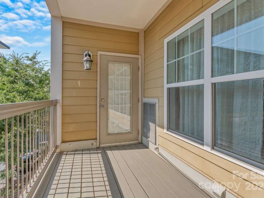 155 Lexington Avenue, Asheville, NC 28801.  MLS# CAR4167593, YatesRealty ID 4117. 