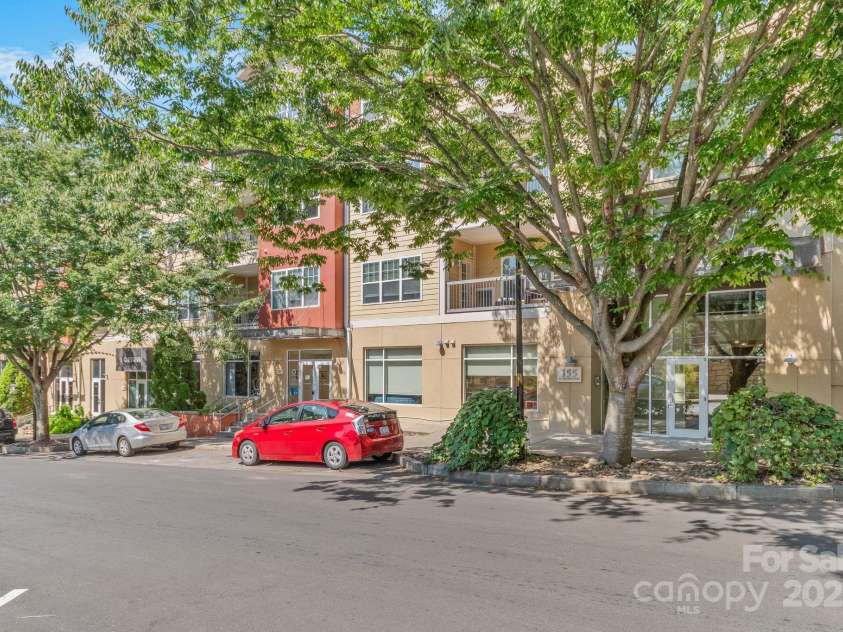 155 Lexington Avenue, Asheville, NC 28801.  MLS# CAR4167593, YatesRealty ID 4117. 