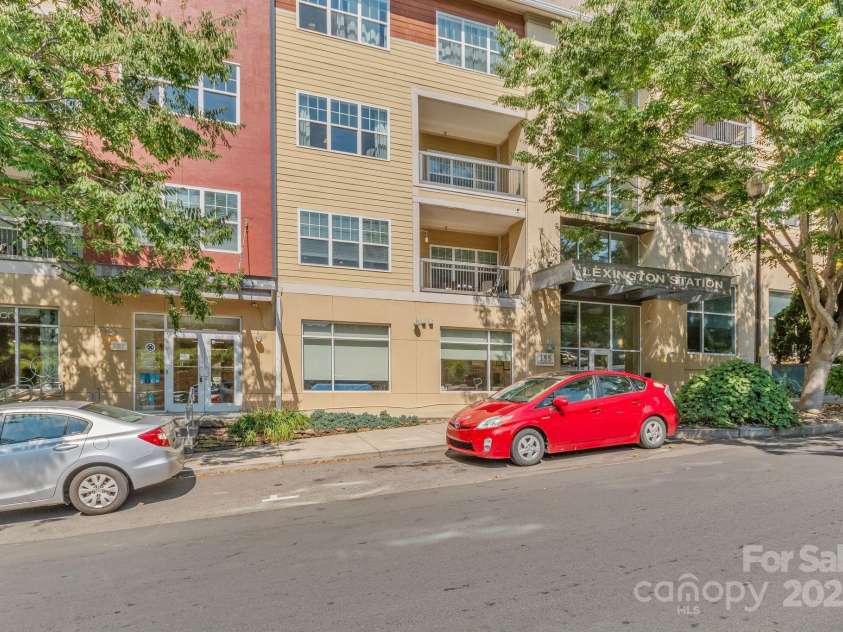 155 Lexington Avenue, Asheville, NC 28801.  MLS# CAR4167593, YatesRealty ID 4117. 