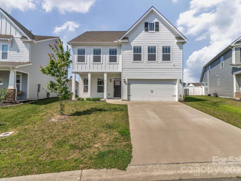 59 Thornberry Road, Hendersonville, NC 28792.  MLS# CAR4278658, YatesRealty ID 4117. 