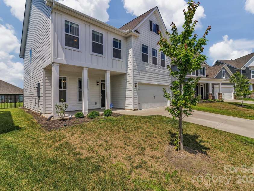 59 Thornberry Road, Hendersonville, NC 28792.  MLS# CAR4278658, YatesRealty ID 4117. 