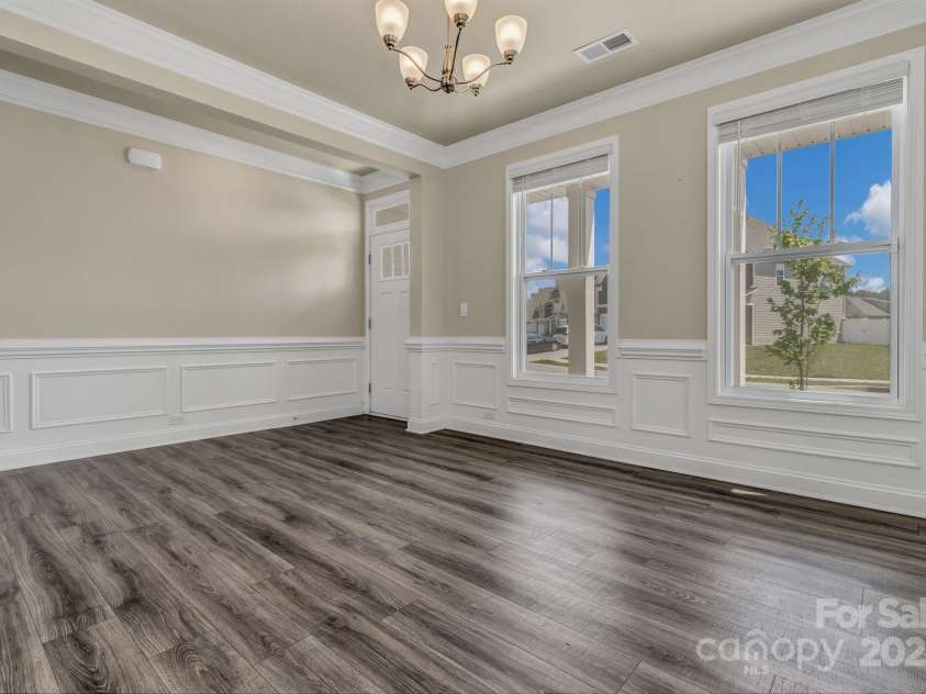 59 Thornberry Road, Hendersonville, NC 28792.  MLS# CAR4278658, YatesRealty ID 4117. 