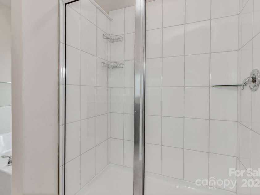 59 Thornberry Road, Hendersonville, NC 28792.  MLS# CAR4278658, YatesRealty ID 4117. 