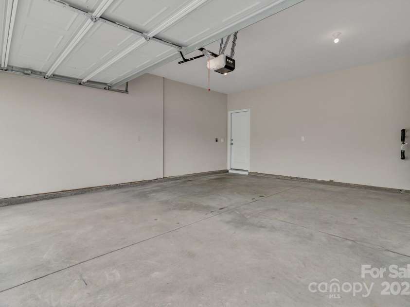 59 Thornberry Road, Hendersonville, NC 28792.  MLS# CAR4278658, YatesRealty ID 4117. 