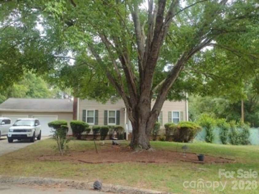 512 Plymouth Avenue, Salisbury, NC 28144.  MLS# CAR4405805, YatesRealty ID 41172. 