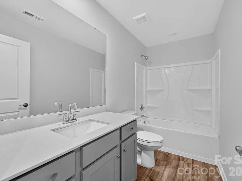 9427 Old Dowd Road, Charlotte, NC 28214.  MLS# CAR4409018, YatesRealty ID 41175. 