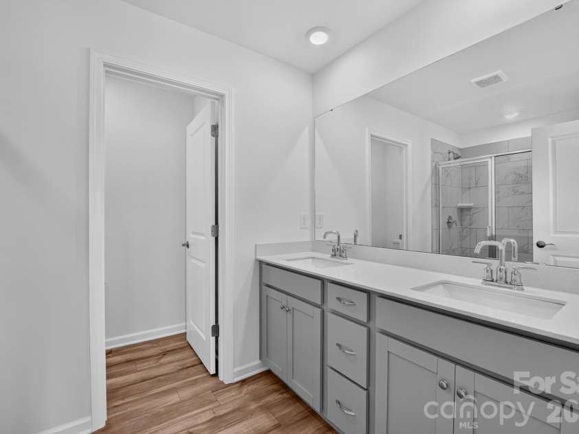 9427 Old Dowd Road, Charlotte, NC 28214.  MLS# CAR4409018, YatesRealty ID 41175. 