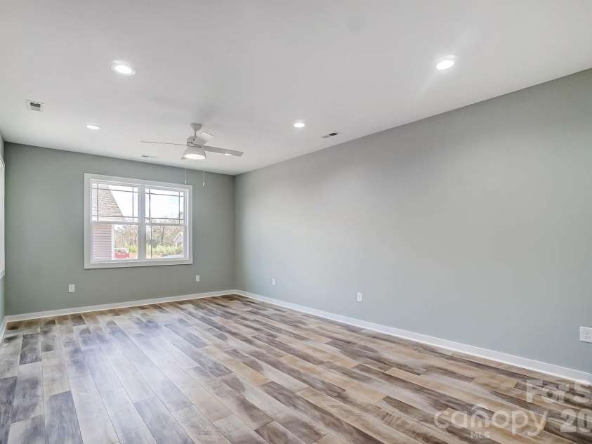 1529 28th Street Place, Hickory, NC 28602.  MLS# CAR4408984, YatesRealty ID 41178. 