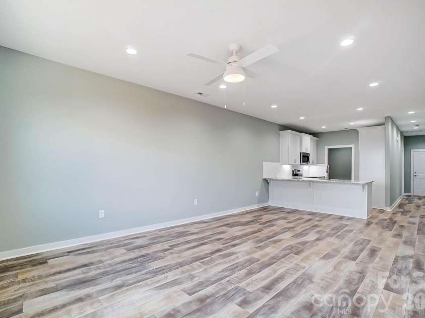 1529 28th Street Place, Hickory, NC 28602.  MLS# CAR4408984, YatesRealty ID 41178. 