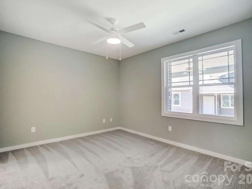 1529 28th Street Place, Hickory, NC 28602.  MLS# CAR4408984, YatesRealty ID 41178. 