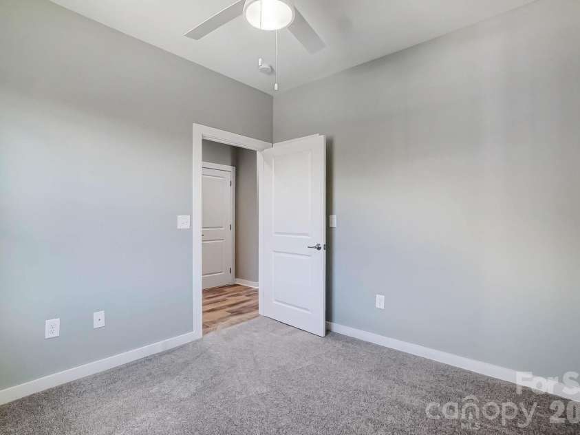 1529 28th Street Place, Hickory, NC 28602.  MLS# CAR4408984, YatesRealty ID 41178. 