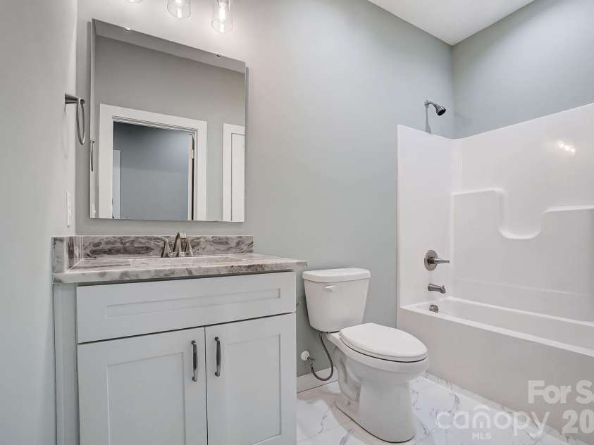 1529 28th Street Place, Hickory, NC 28602.  MLS# CAR4408984, YatesRealty ID 41178. 
