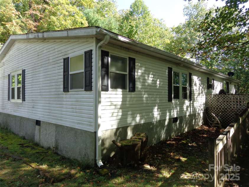 89 Blue Mountain Road, Fairview, NC 28730.  MLS# CAR4309479, YatesRealty ID 4118. 