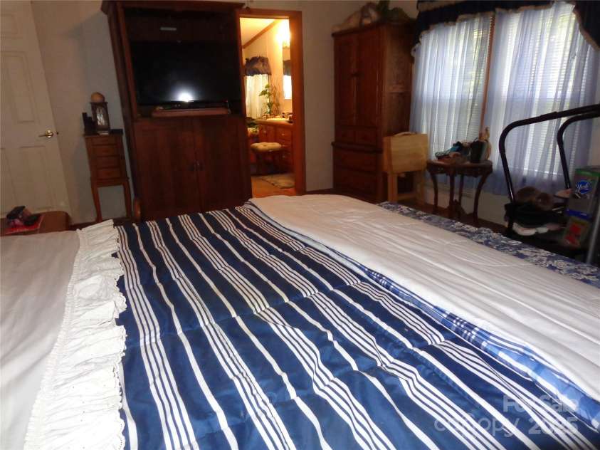 89 Blue Mountain Road, Fairview, NC 28730.  MLS# CAR4309479, YatesRealty ID 4118. 