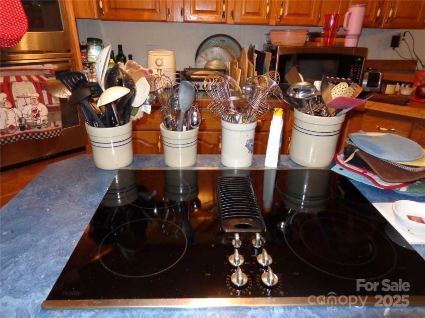 89 Blue Mountain Road, Fairview, NC 28730.  MLS# CAR4309479, YatesRealty ID 4118. 