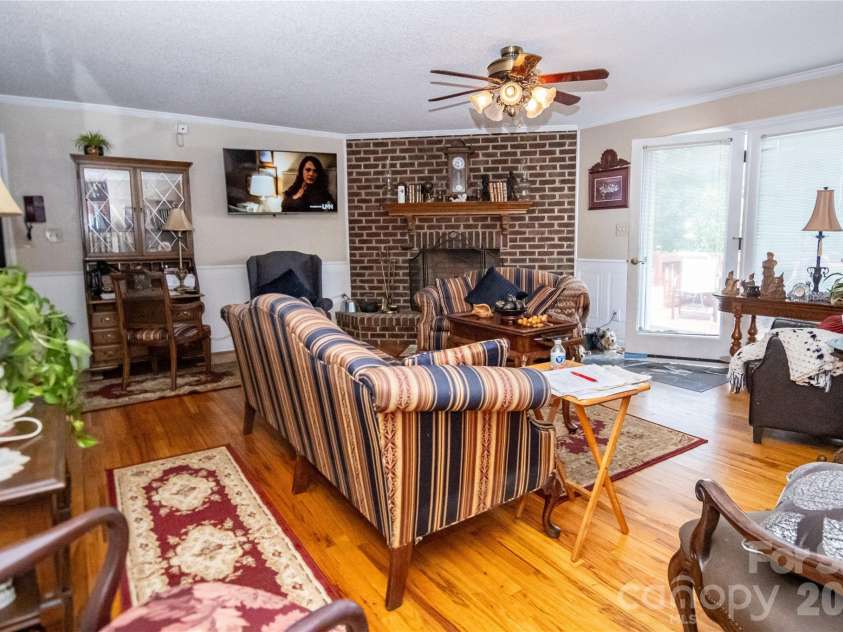 100 Oakridge Drive, Morganton, NC 28655.  MLS# CAR4406436, YatesRealty ID 41182. 