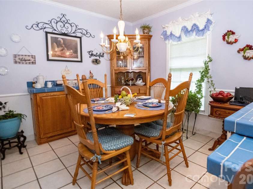 100 Oakridge Drive, Morganton, NC 28655.  MLS# CAR4406436, YatesRealty ID 41182. 