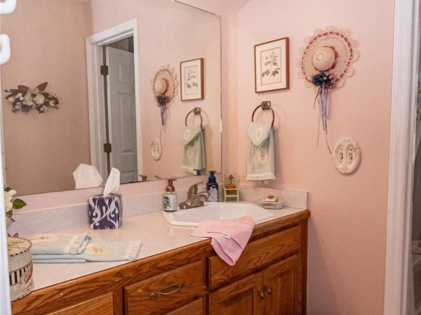 100 Oakridge Drive, Morganton, NC 28655.  MLS# CAR4406436, YatesRealty ID 41182. 