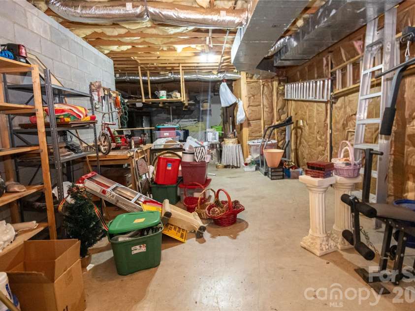 100 Oakridge Drive, Morganton, NC 28655.  MLS# CAR4406436, YatesRealty ID 41182. 