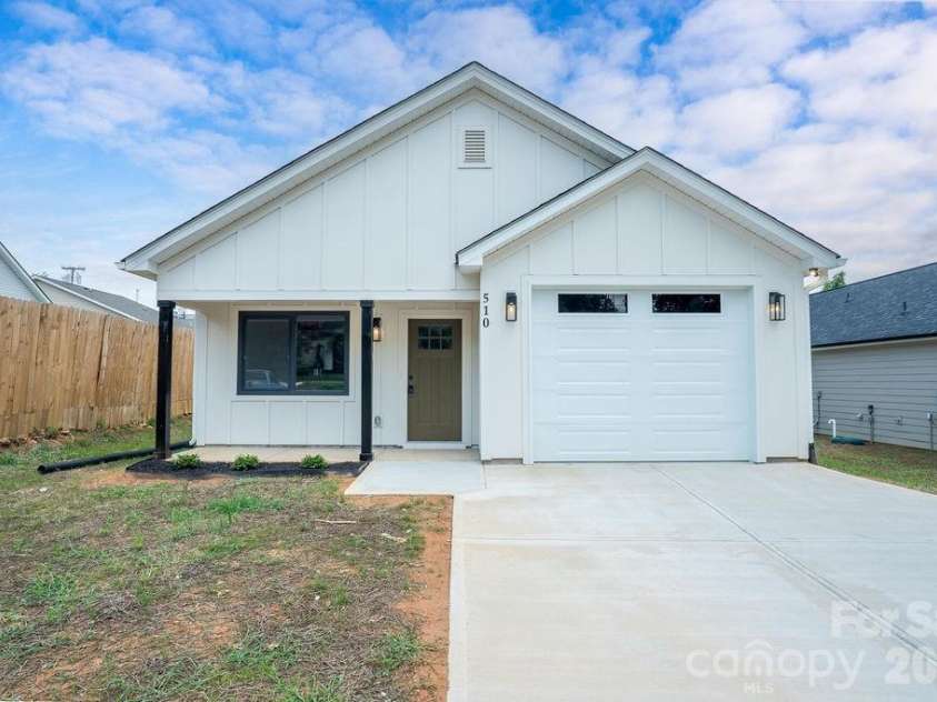 510 Second Avenue, Gastonia, NC 28054.  MLS# CAR4409848, YatesRealty ID 41188. 