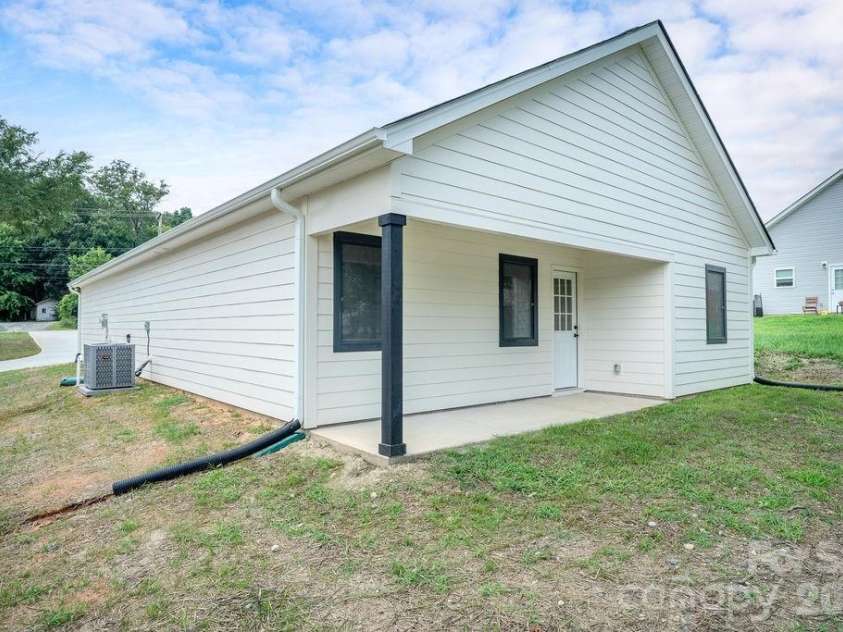 510 Second Avenue, Gastonia, NC 28054.  MLS# CAR4409848, YatesRealty ID 41188. 