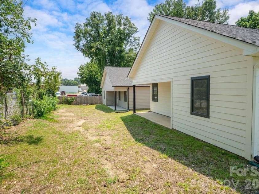 510 Second Avenue, Gastonia, NC 28054.  MLS# CAR4409848, YatesRealty ID 41188. 