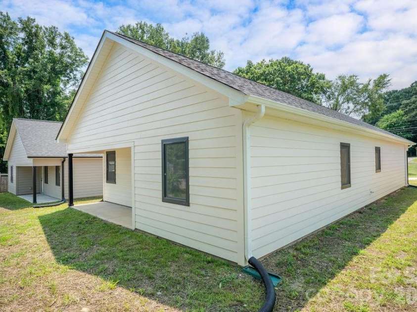 510 Second Avenue, Gastonia, NC 28054.  MLS# CAR4409848, YatesRealty ID 41188. 