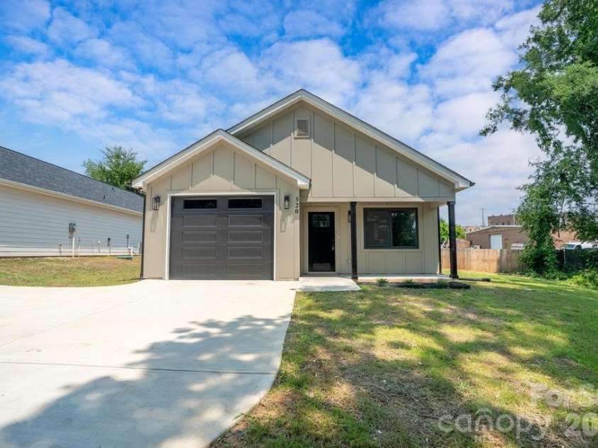 520 Second Avenue, Gastonia, NC 28054.  MLS# CAR4409852, YatesRealty ID 41189. 