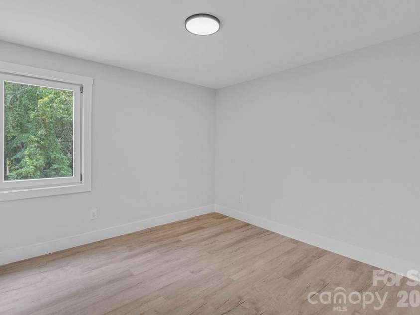 520 Second Avenue, Gastonia, NC 28054.  MLS# CAR4409852, YatesRealty ID 41189. 