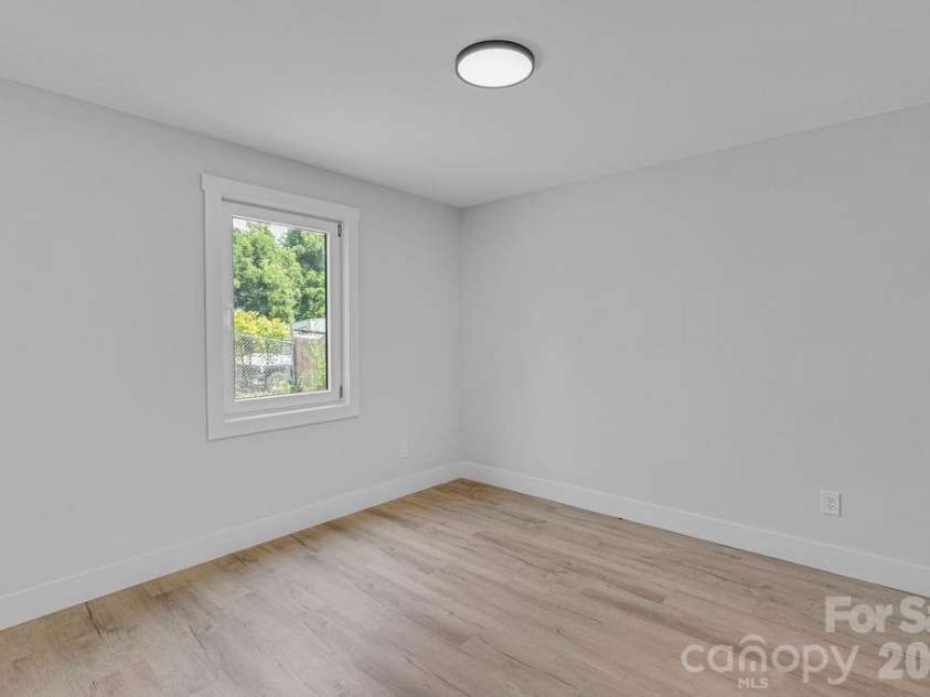 520 Second Avenue, Gastonia, NC 28054.  MLS# CAR4409852, YatesRealty ID 41189. 
