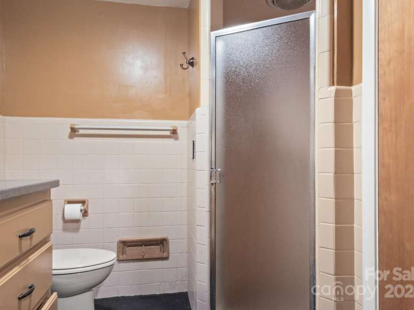 702 Forest Hill Drive, Shelby, NC 28150.  MLS# CAR4185280, YatesRealty ID 4119. Bathroom in basement