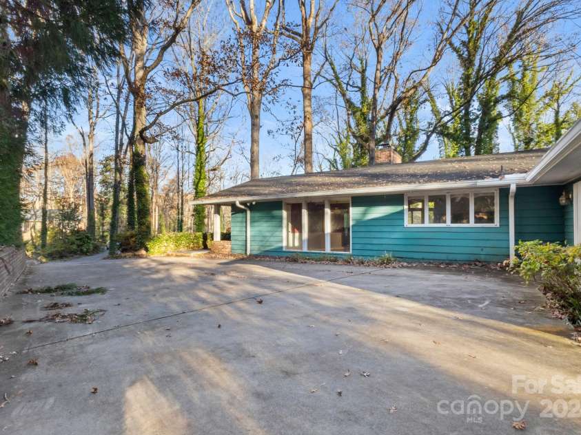 702 Forest Hill Drive, Shelby, NC 28150.  MLS# CAR4185280, YatesRealty ID 4119. Side exterior view