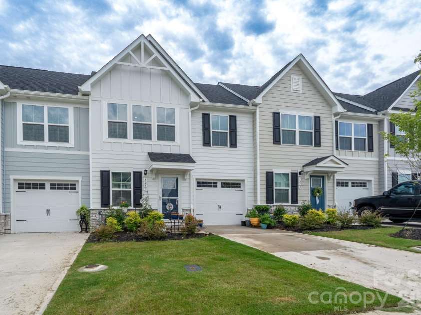 121 Jameson Park Drive, Troutman, NC 28166.  MLS# CAR4409911, YatesRealty ID 41192. 