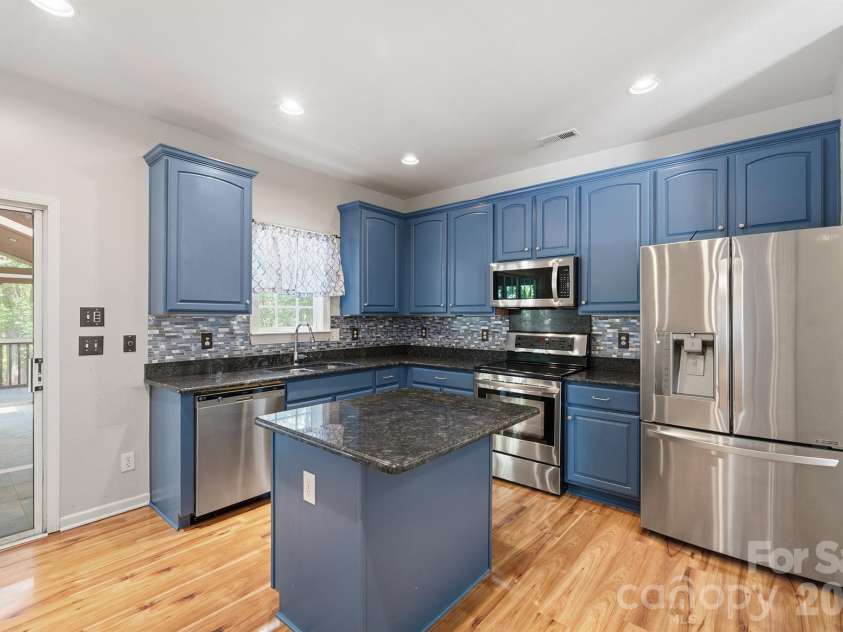 13316 Emerald Branch Lane, Charlotte, NC 28273.  MLS# CAR4409494, YatesRealty ID 41194. 