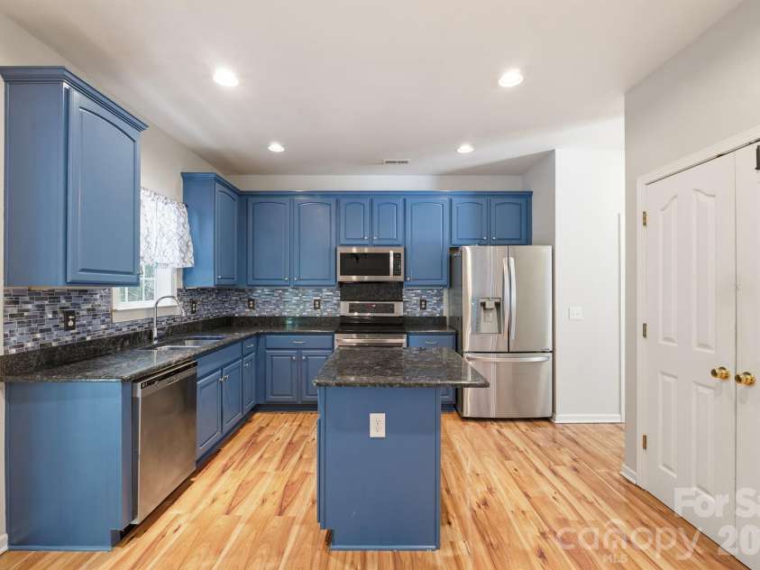 13316 Emerald Branch Lane, Charlotte, NC 28273.  MLS# CAR4409494, YatesRealty ID 41194. 
