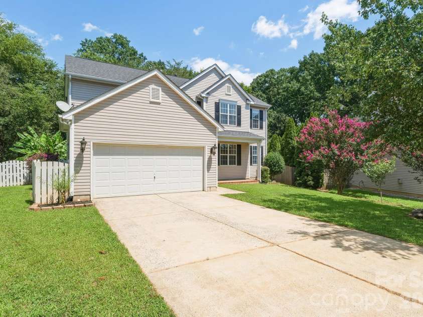 13316 Emerald Branch Lane, Charlotte, NC 28273.  MLS# CAR4409494, YatesRealty ID 41194. 