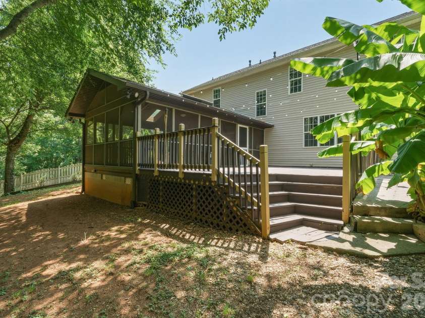 13316 Emerald Branch Lane, Charlotte, NC 28273.  MLS# CAR4409494, YatesRealty ID 41194. 