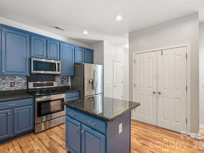 13316 Emerald Branch Lane, Charlotte, NC 28273.  MLS# CAR4409494, YatesRealty ID 41194. 