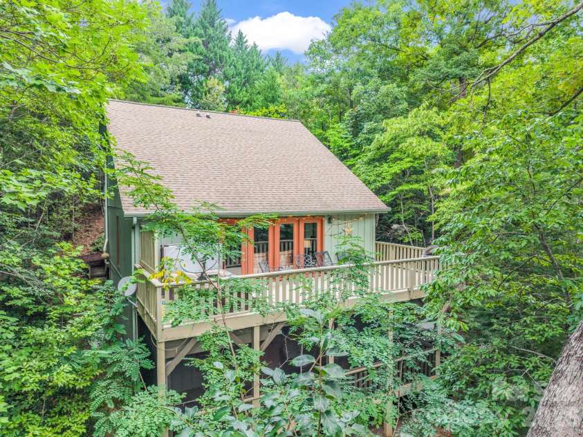 209 Dogwood Drive, Lake Lure, NC 28746.  MLS# CAR4408649, YatesRealty ID 41197. 