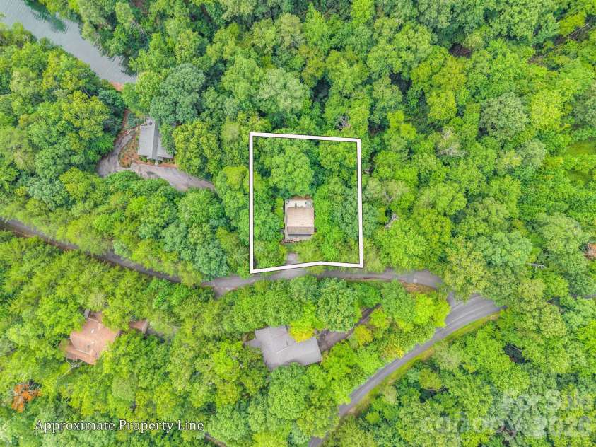 209 Dogwood Drive, Lake Lure, NC 28746.  MLS# CAR4408649, YatesRealty ID 41197. 