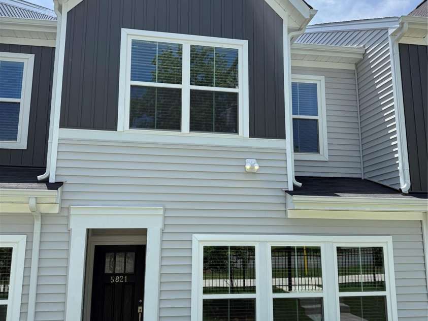 2940 Sloan Drive, Charlotte, NC 28208.  MLS# CAR4288735, YatesRealty ID 412. 