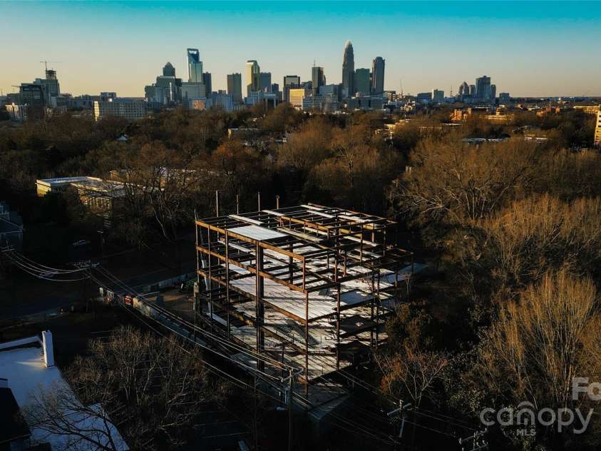 409 Queens Road, Charlotte, NC 28207.  MLS# CAR4154326, YatesRealty ID 412. 