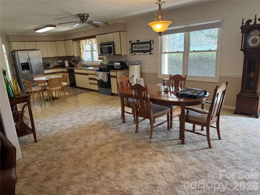 207 Daniel Drive, Hendersonville, NC 28739.  MLS# CAR4343293, YatesRealty ID 4120. 